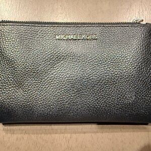 Michael Kors Jet Set wristlet wallet